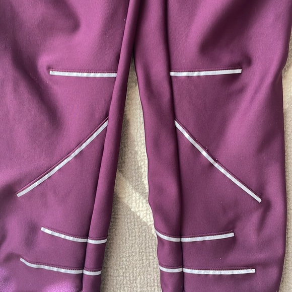 ALO leggings in XS - Picture 13 of 14